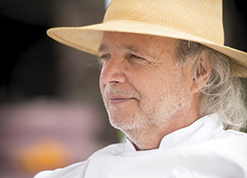 Encontrá la receta con mortadela, la receta con lomo o la receta con salchicha de Francis Mallmann que buscabas. receta con mortadela, comprar mortadelas con pistachos, comprar salame, donde comprar salames, receta con salchicha, comprar salchichas, comprar jamon, jamones, comprar lomo, receta con lomo